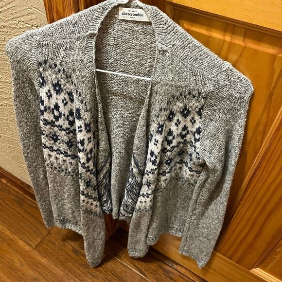 (NWOT) Abercrombie kids size xl cardigan - Picture 1 of 5